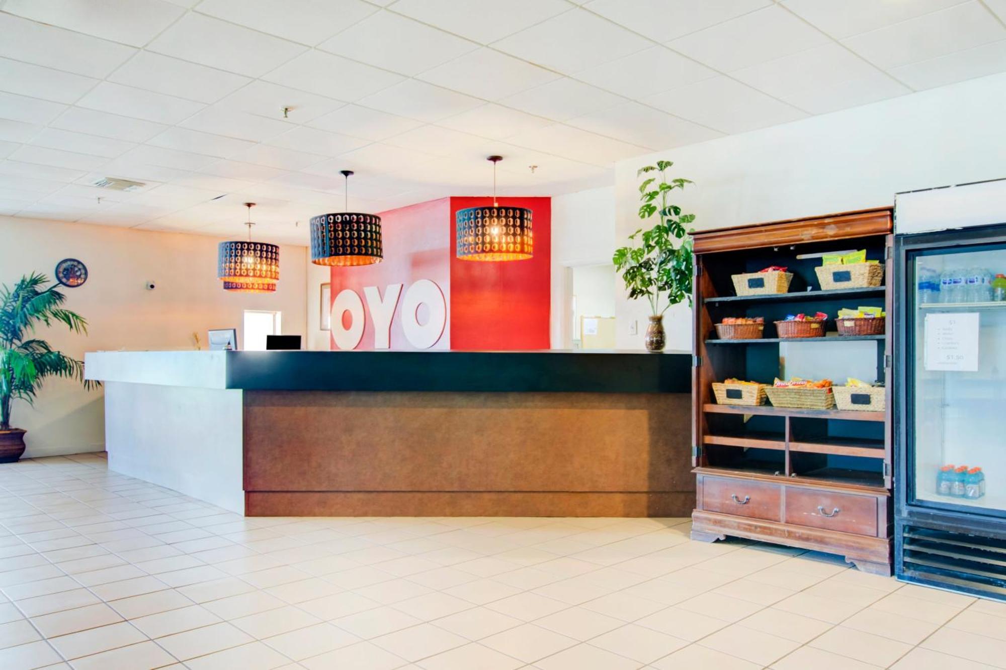 Oyo Hotel Dundee By Crystal Lake מראה חיצוני תמונה