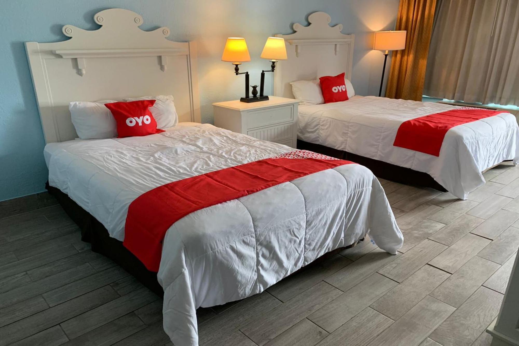 Oyo Hotel Dundee By Crystal Lake מראה חיצוני תמונה